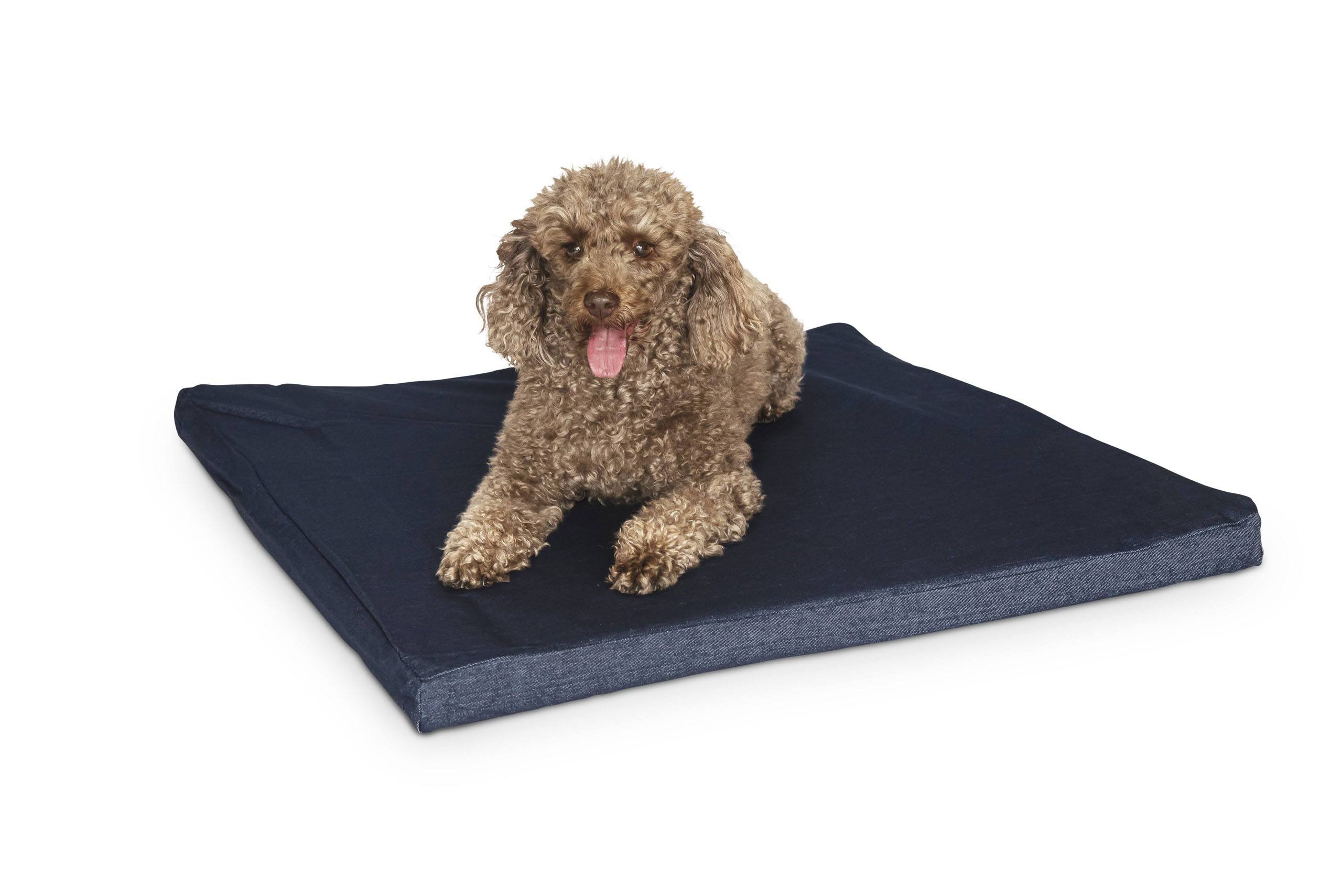 Denim cover and zip detail on the Superior Pet Goods Denim Dog Mat