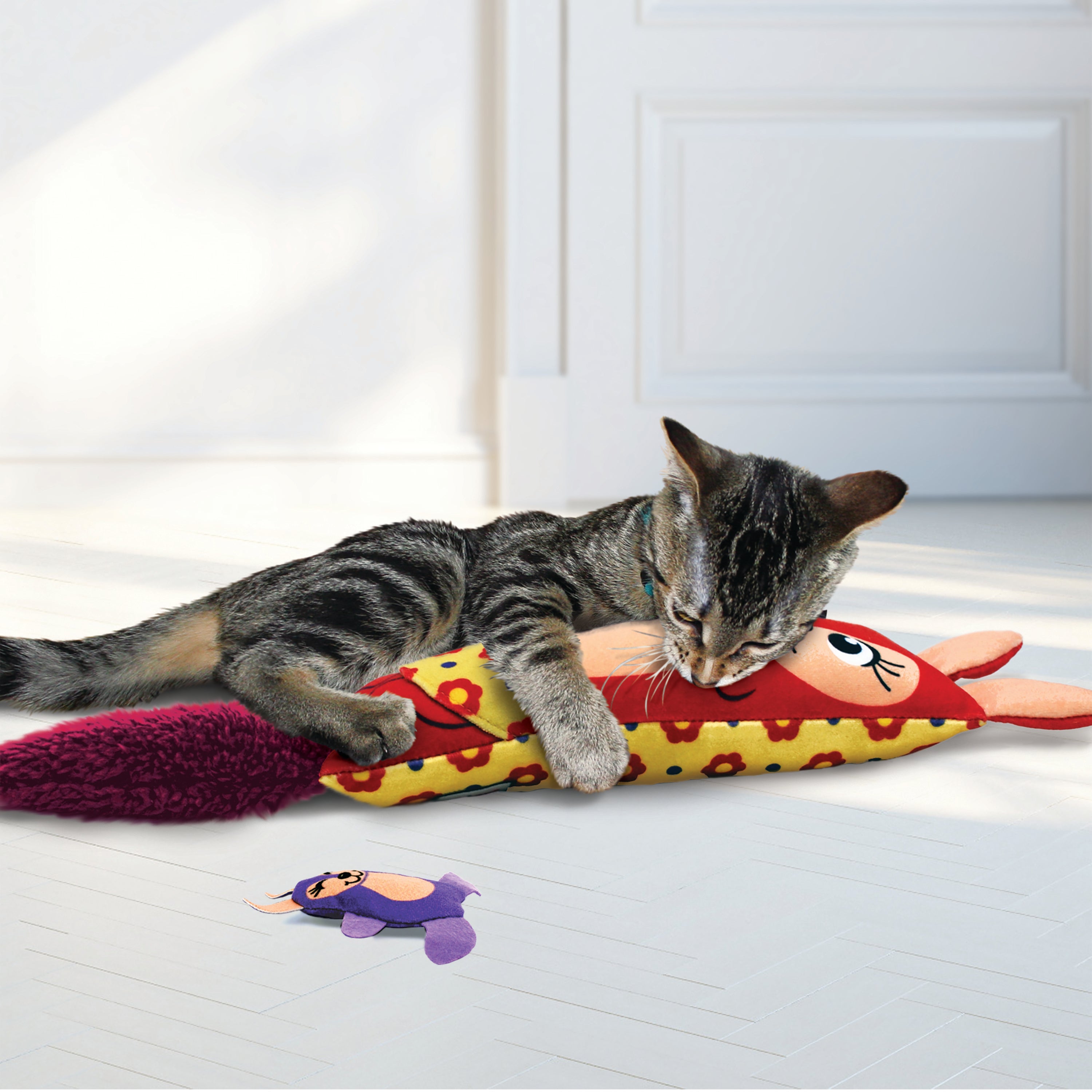 KONG Cat Toys Kickeroo Kanga 04