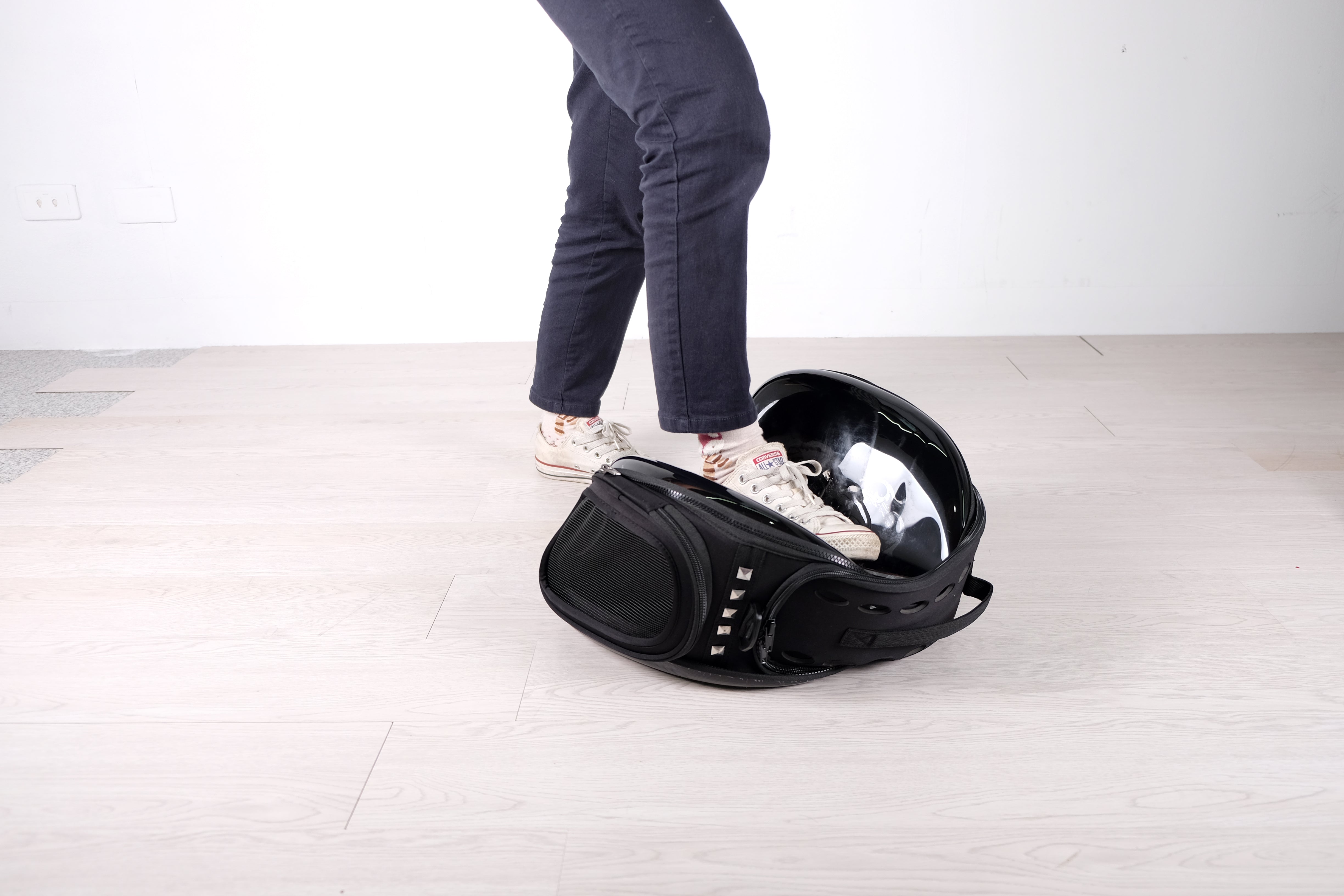 Ibiyaya Hard Rock Transparent Portable Cat Carrier Bag Pet Carriers. 13