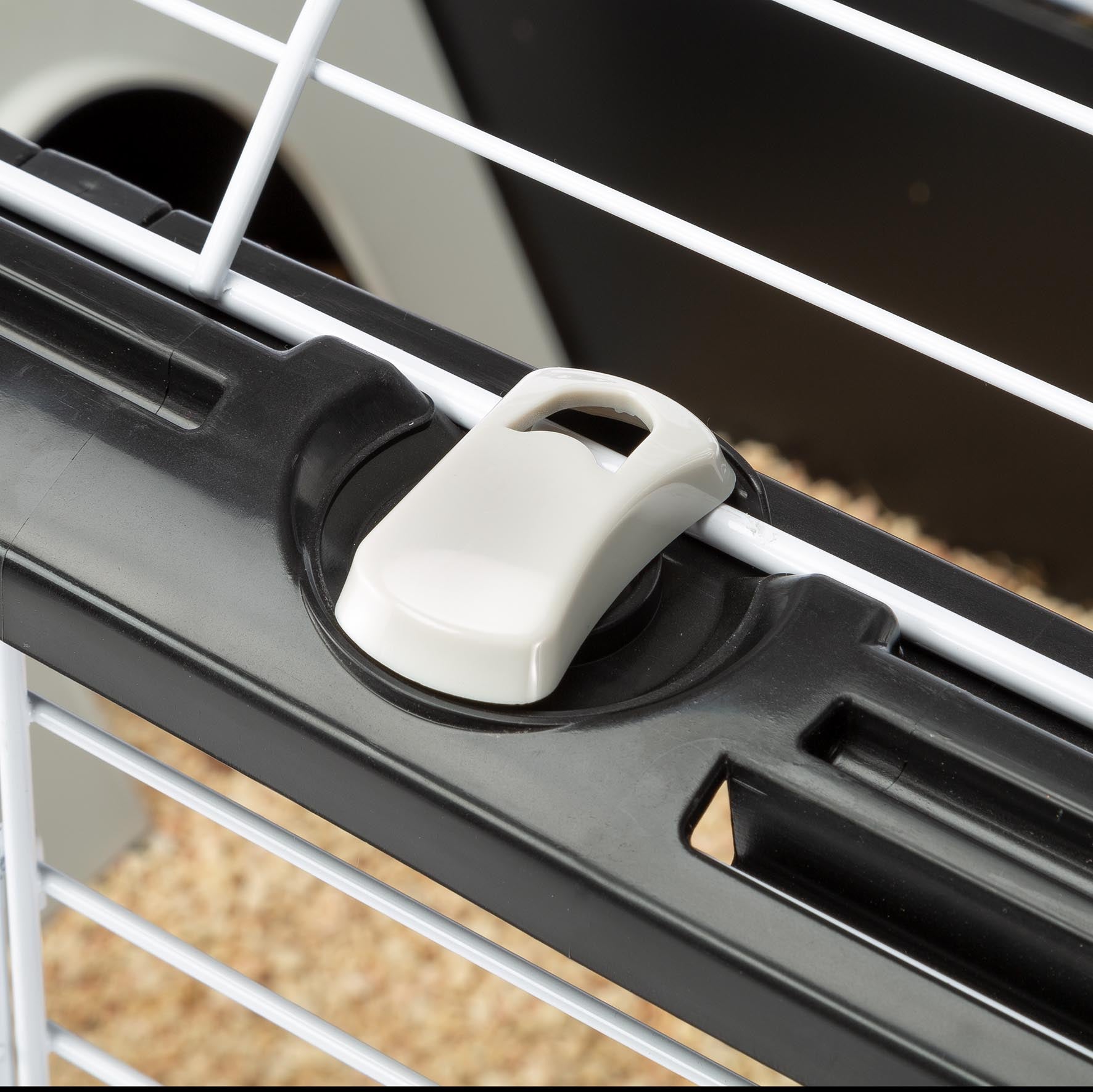 Ferplast Casita 80 Rabbits and Guinea Pigs Cage 07