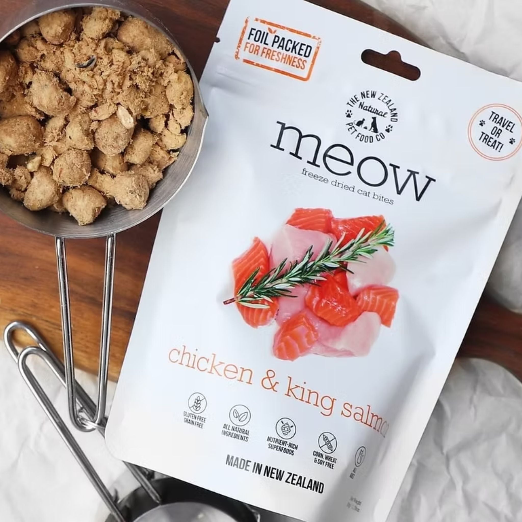 The New Zealand Natural Meow Freeze Dried Cat Treat Chicken & King Salmon