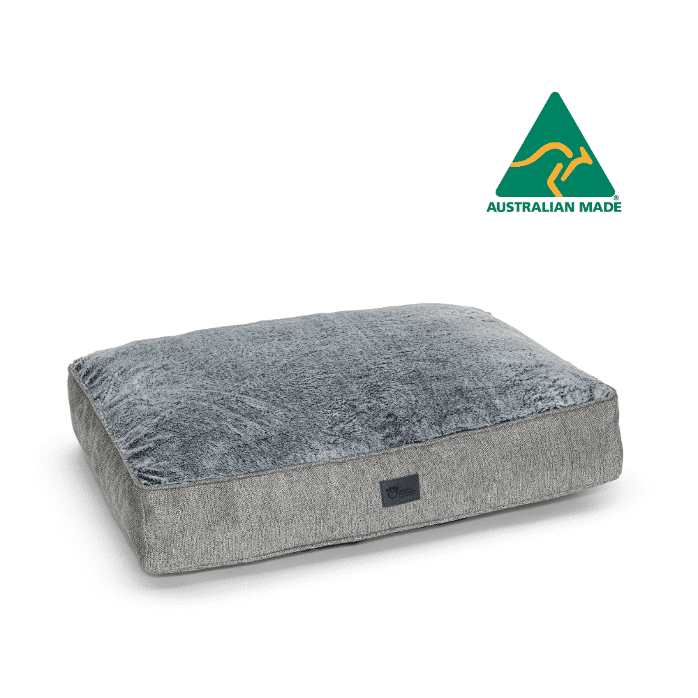 Superior Pet Goods Hooch Dog Cushion in Artic faux fur