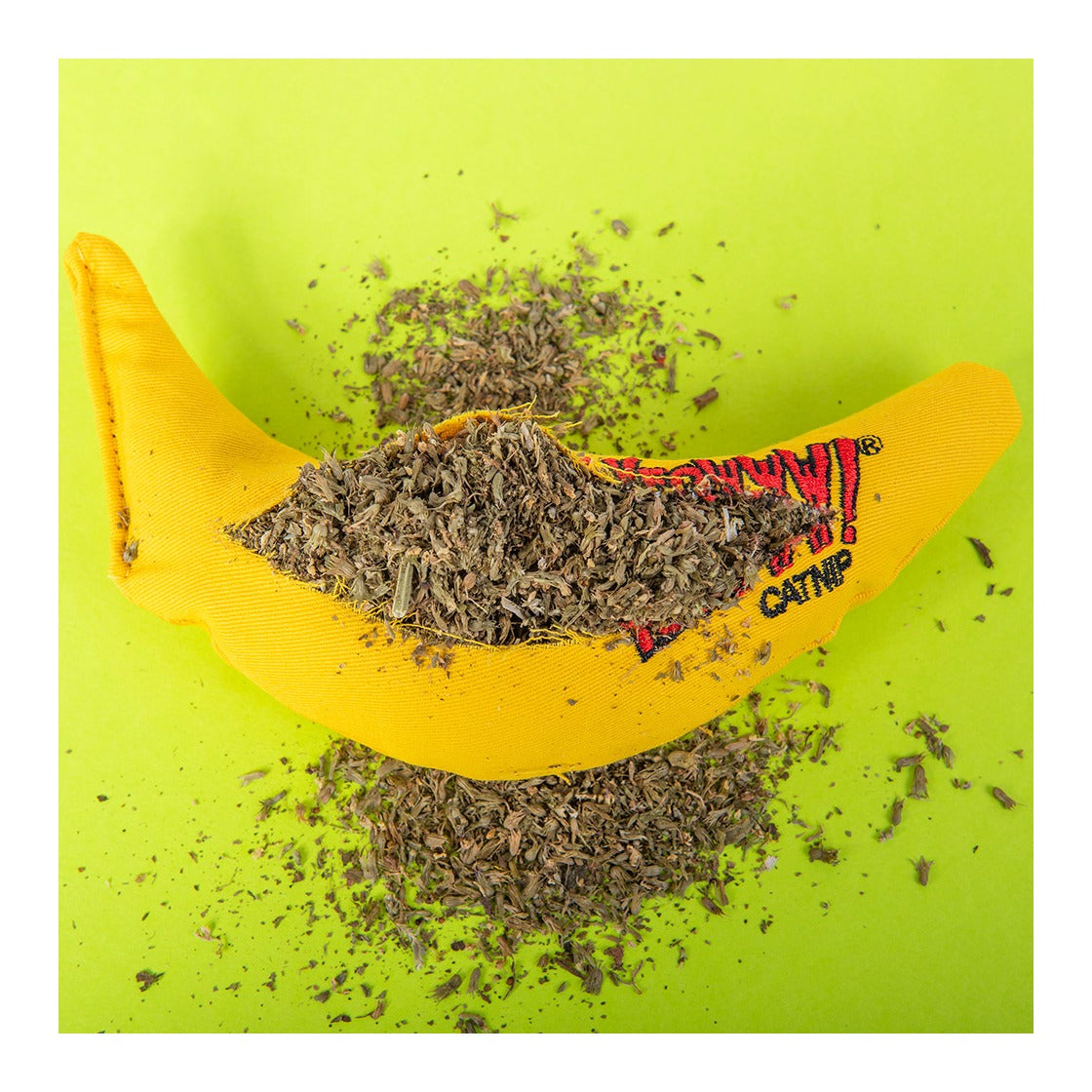 Yeowww! Catnip Banana cut open to show the 100% organic catnip filling
