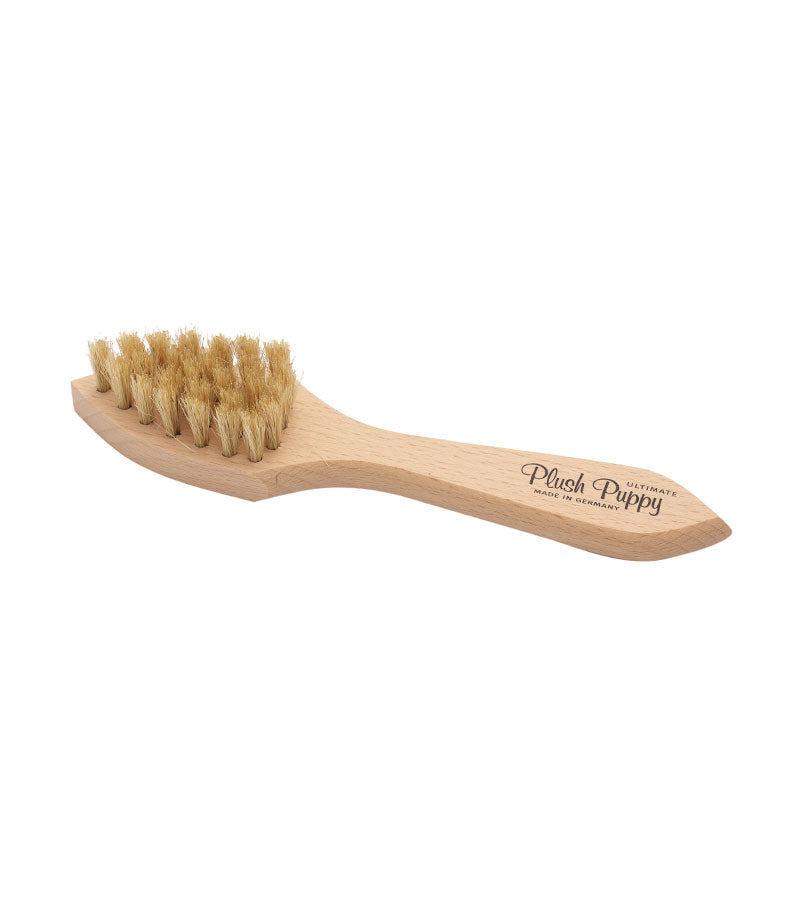 Plush Puppy Ultimate Powder Application Brush – beechwood handle, front view